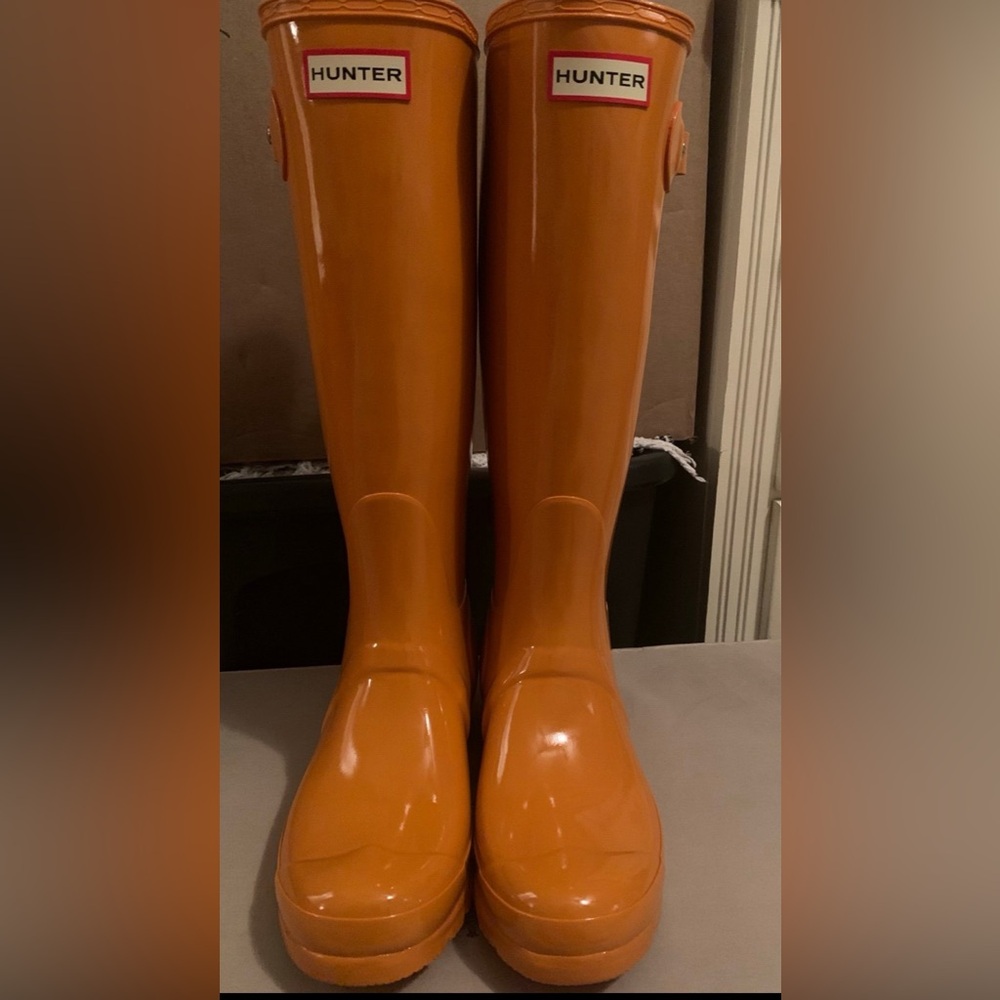 Hunter tall glossy rain boots *Bundle*
